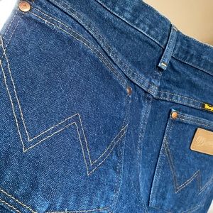 Wrangler booty shorts kids 16, women’s 26